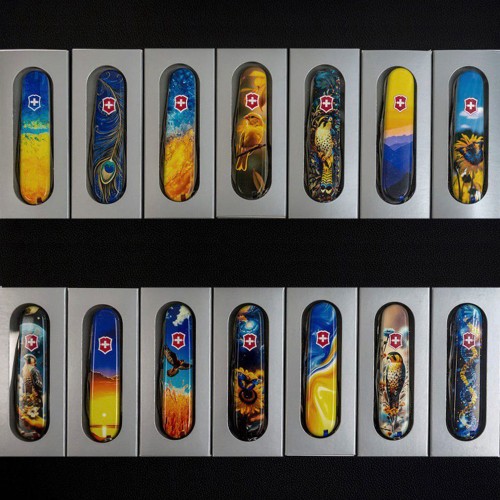 Ножі та мультитули Victorinox Складаний ніж Victorinox SPARTAN UKRAINE ДНК Українця 1.3603.3.T3270pw