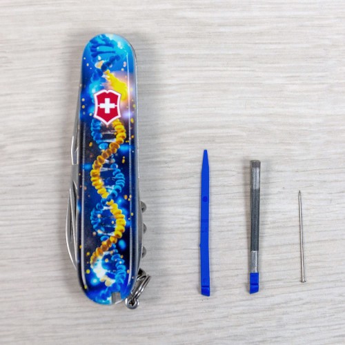 Ножі та мультитули Victorinox Складаний ніж Victorinox SPARTAN UKRAINE ДНК Українця 1.3603.3.T3270pw