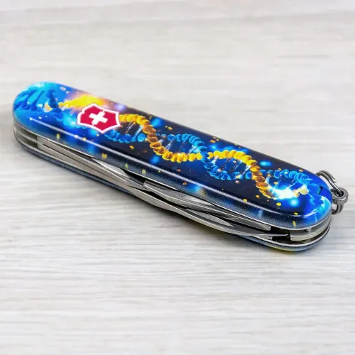 Ножи и мультитулы Victorinox Швейцарский складной нож 91мм Victorinox SPARTAN UKRAINE ДНК Украинца 1.3603.3.T3270pw