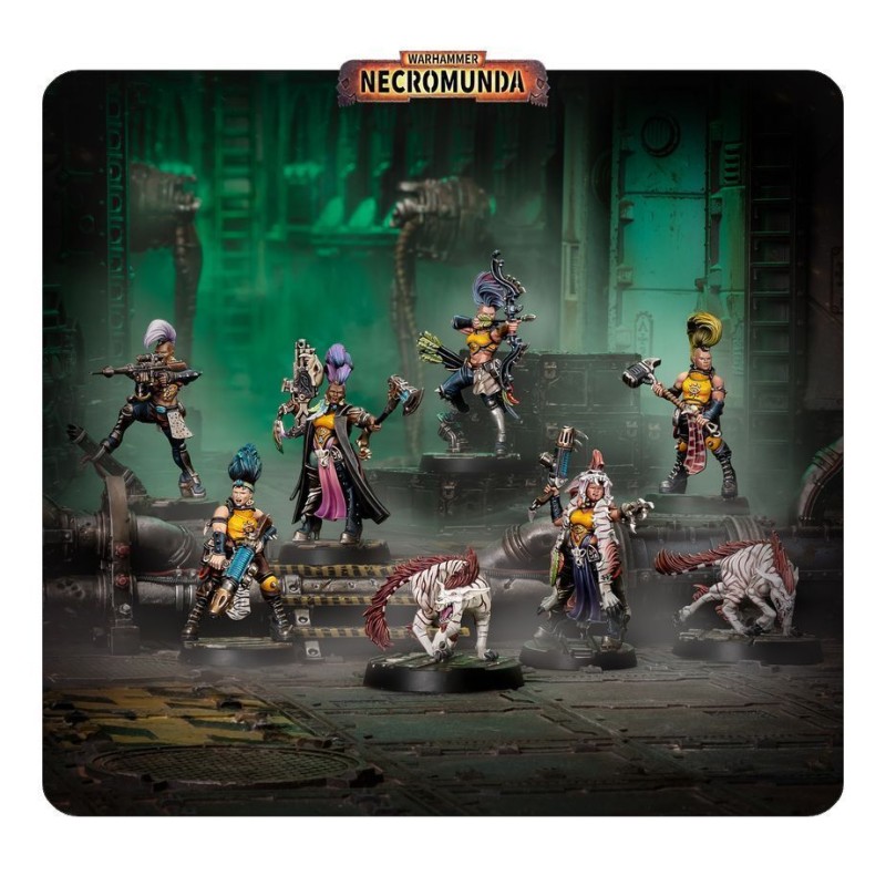 Набір мініатюр NECROMUNDA: ESCHER GANG MATRIARCHS & PHYRR CATS
