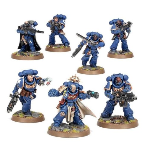 Набір мініатюр WARHAMMER 40K HEROES DISPENSER (BOX 8-PACK)