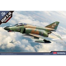 12133 F-4E ВВС США «Вьетнамская война» 1:32