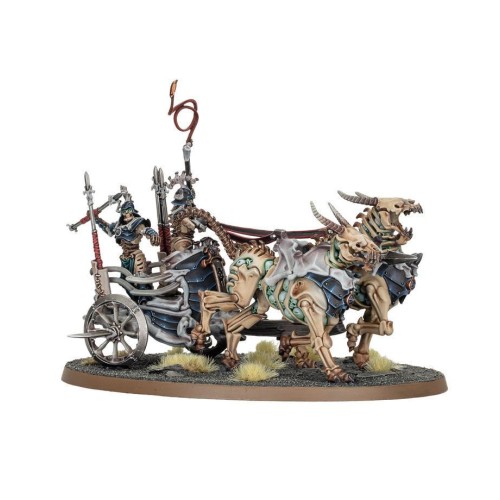 Мініатюра AGE OF SIGMAR: OSSIARCH BONEREAPERS - LIEGE-KAVALOS ON WAR CHARIOT