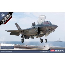 12569 F-35B Lightning II Корпуса морской пехоты США (USMC), VMFA-121 «Green Knights», масштаб 1:72