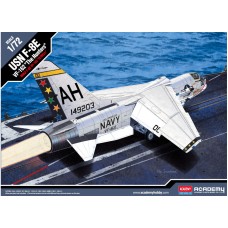 12521 USN F-8E VF-162 «The Hunters» 1:72